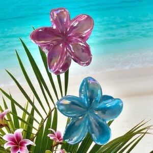 Beautiful Set of Hawaiian Flower Hair Claw Clips
